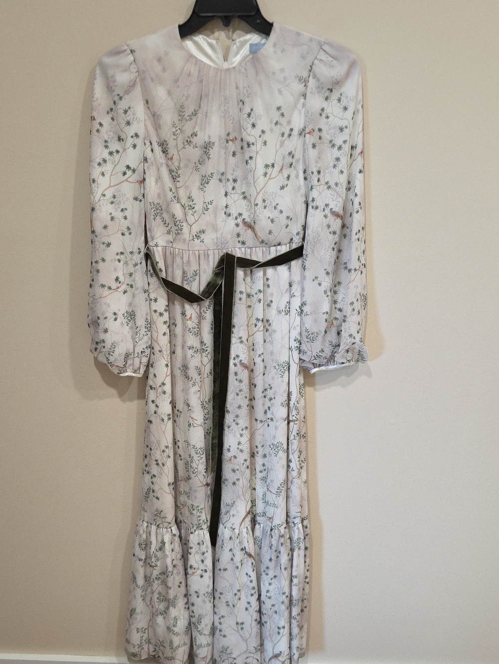 ANTONIO MELANI Ivory Floral Long Sleeve Midi Dress with Dark Green Velvet Tie